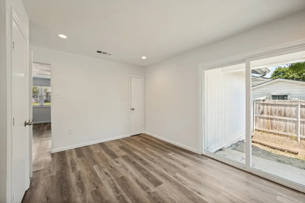 411 Hillcrest Street Mansfield, TX 76063