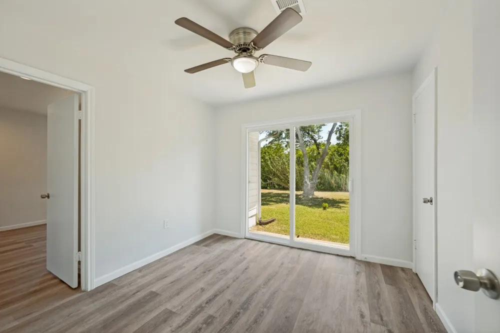 411 Hillcrest Street Mansfield, TX 76063