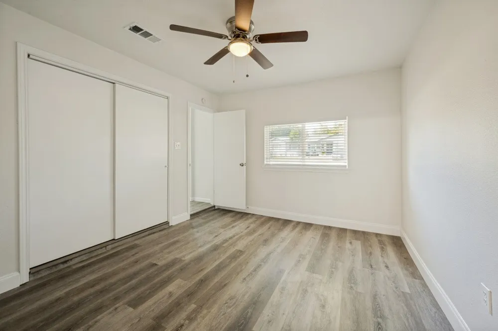 411 Hillcrest Street Mansfield, TX 76063
