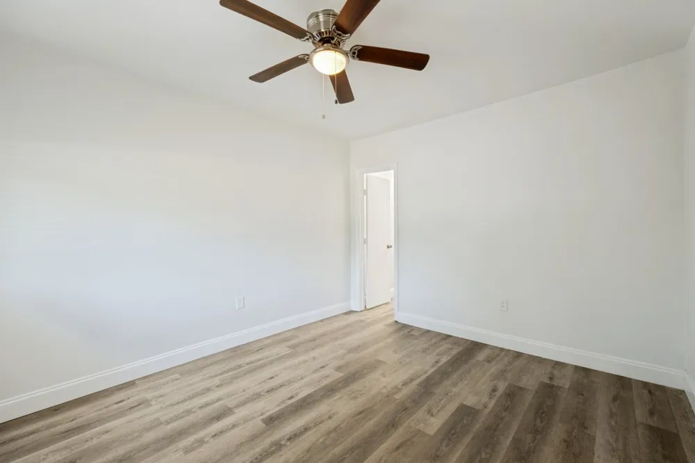 411 Hillcrest Street Mansfield, TX 76063