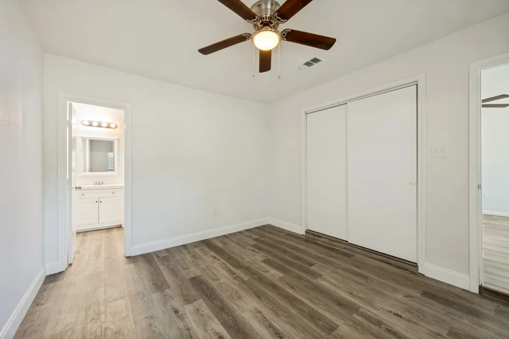 411 Hillcrest Street Mansfield, TX 76063