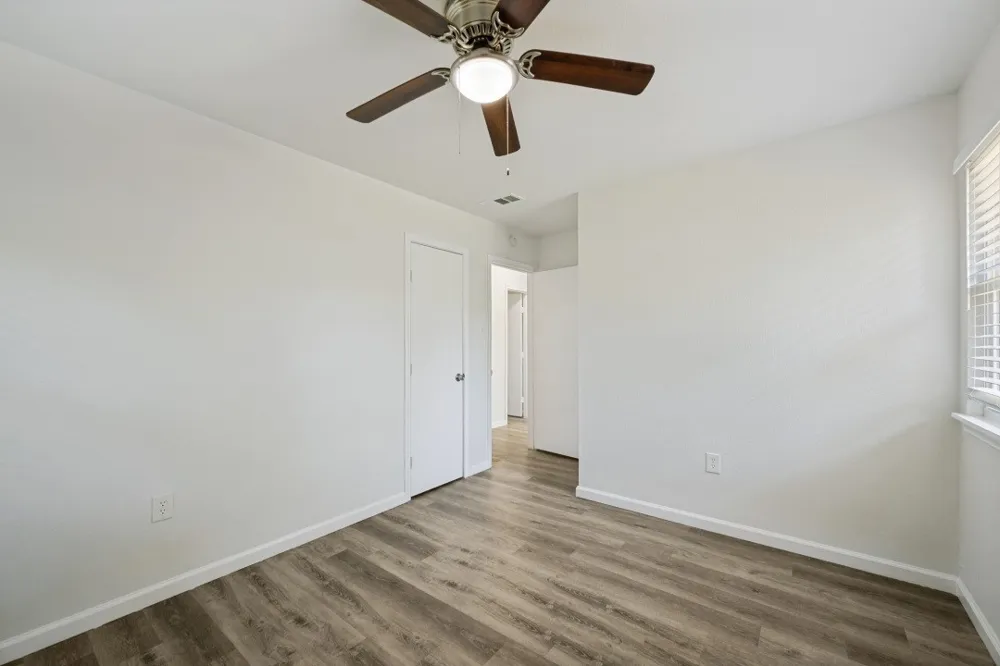 411 Hillcrest Street Mansfield, TX 76063