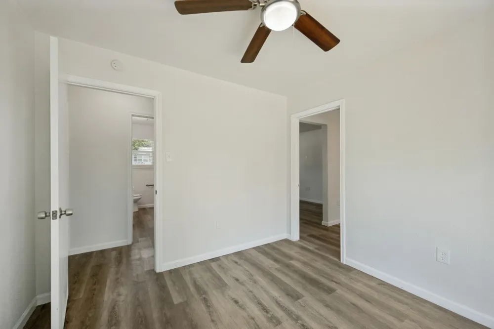 411 Hillcrest Street Mansfield, TX 76063