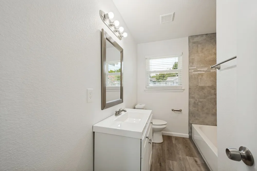 411 Hillcrest Street Mansfield, TX 76063