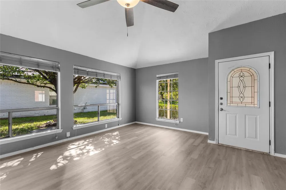 12210 White River Drive Tomball, TX 77375
