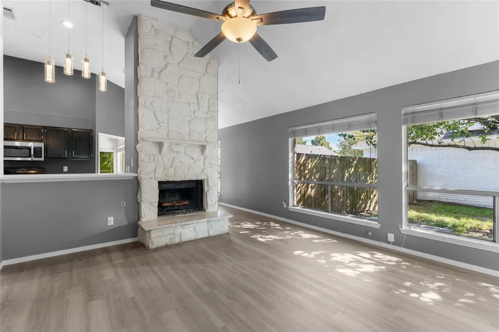 12210 White River Drive Tomball, TX 77375