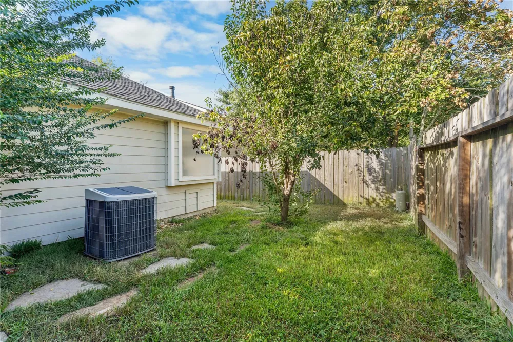 12210 White River Drive Tomball, TX 77375