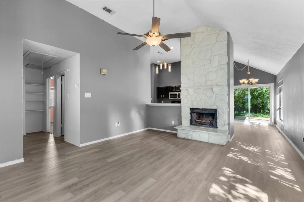 12210 White River Drive Tomball, TX 77375