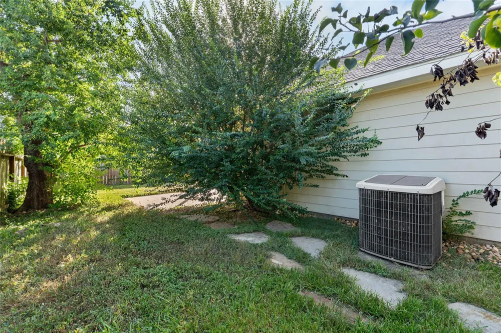 12210 White River Drive Tomball, TX 77375