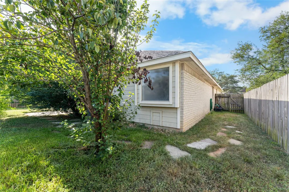 12210 White River Drive Tomball, TX 77375