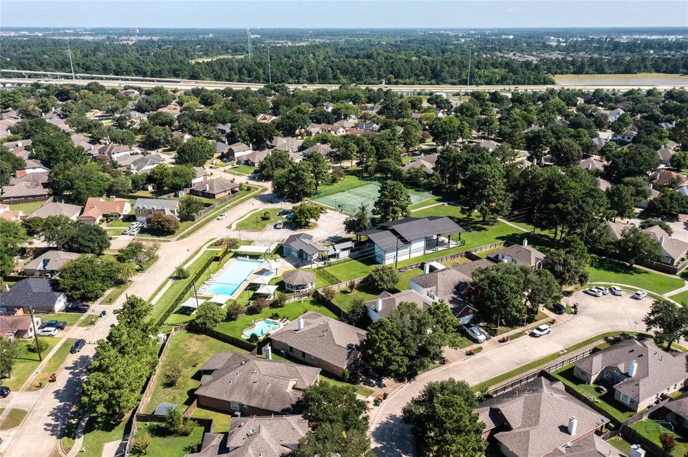 12210 White River Drive Tomball, TX 77375