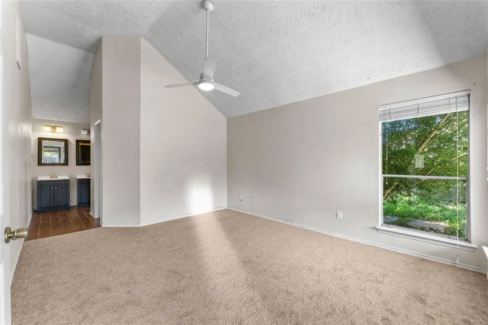 12210 White River Drive Tomball, TX 77375