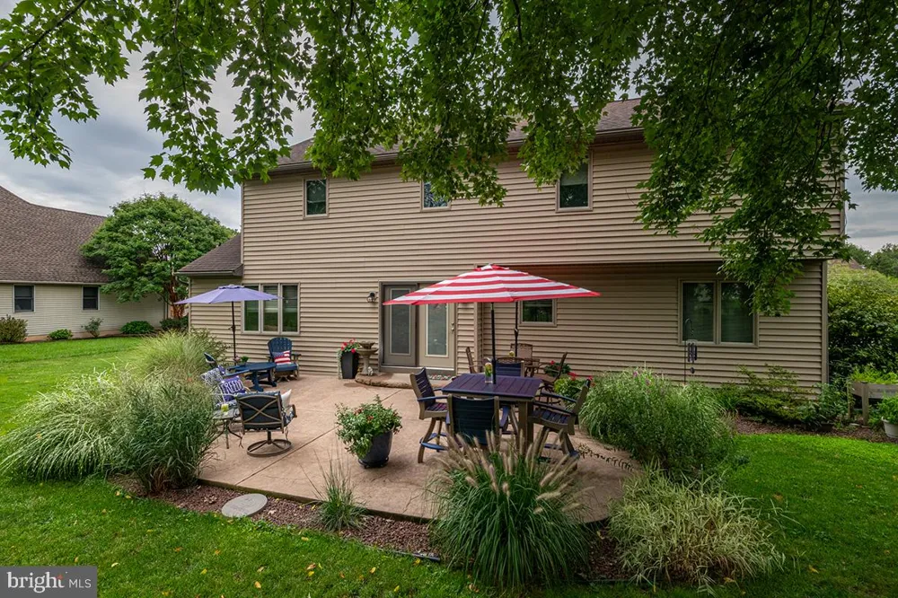 328 W WALNUT TREE DRIVE Blandon, PA 19510