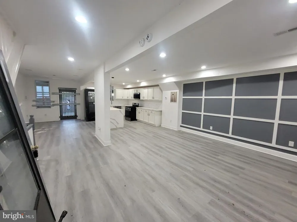 3833 REISTERSTOWN ROAD Baltimore, MD 21215