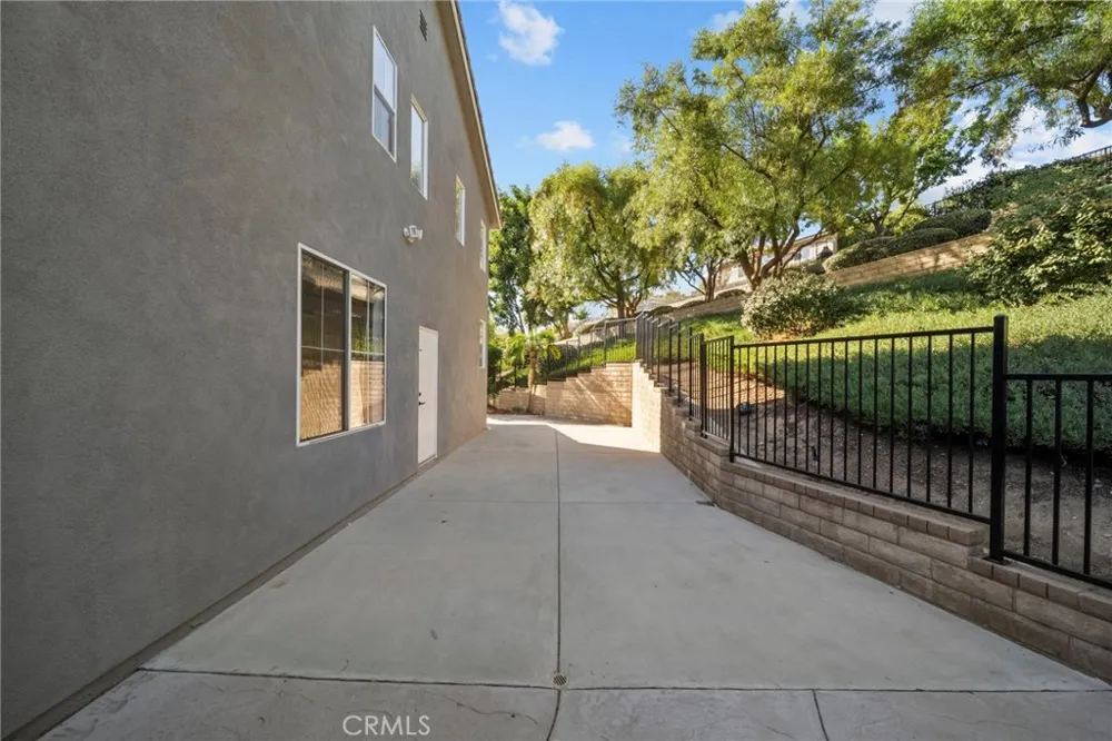 22003 Iron Horse Saugus, CA 91390