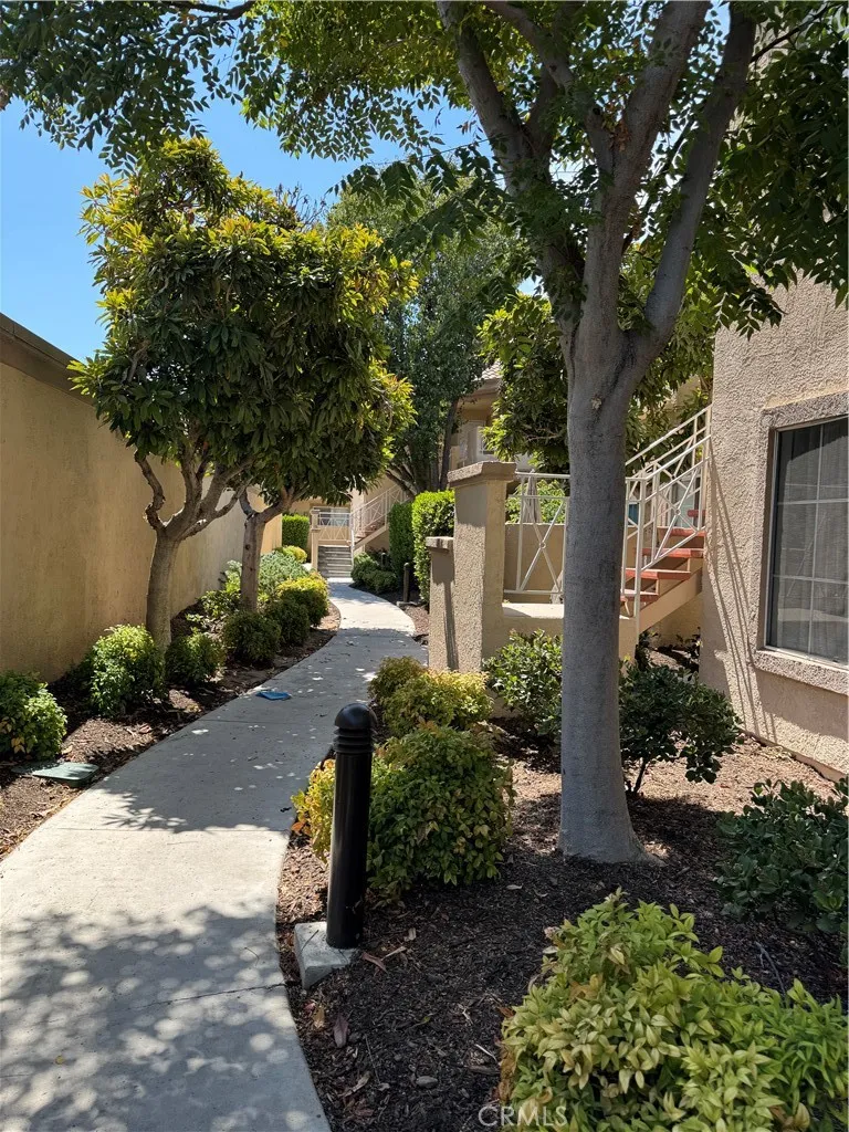 23709 Del Monte Drive #232 Valencia, CA 91355
