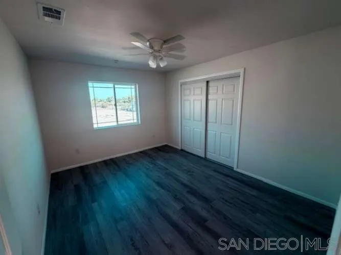 40063 176Th ST Lake Los Angeles, CA 93591