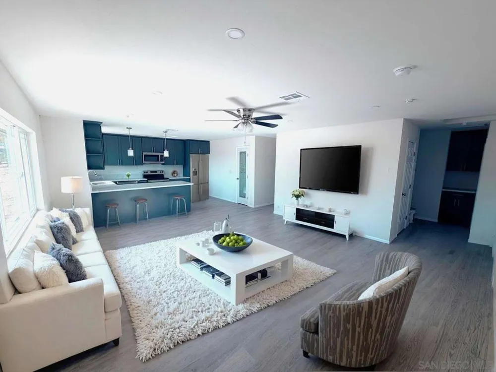 40063 176Th ST Lake Los Angeles, CA 93591