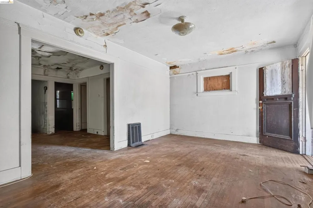 7014 Holly St Oakland, CA 94621