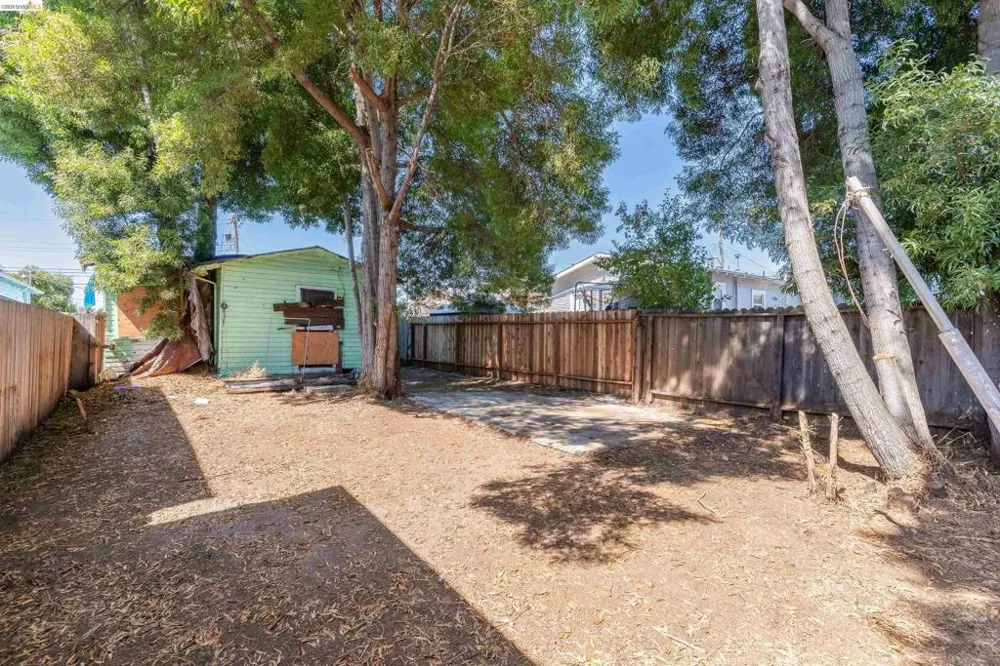 7014 Holly St Oakland, CA 94621