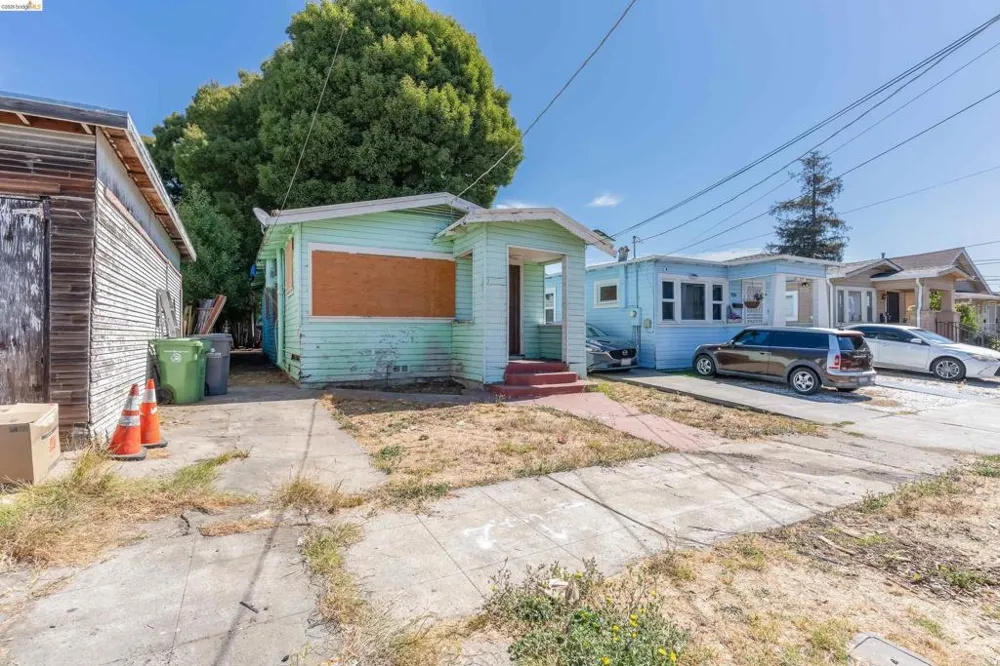 7014 Holly St Oakland, CA 94621
