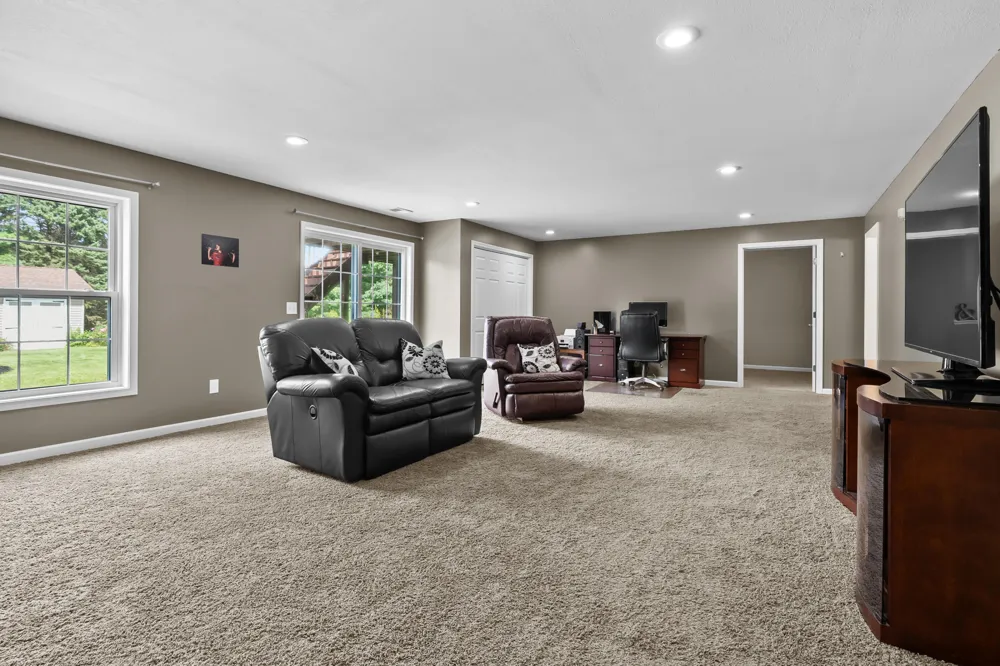 53015 Meadow View Lane Paw Paw, MI 49079