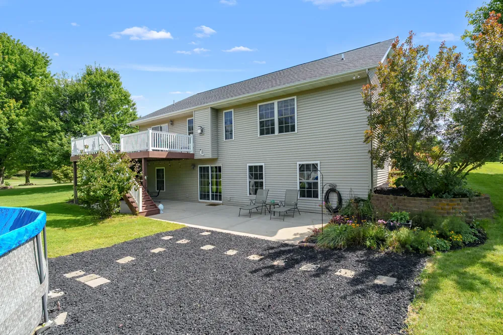 53015 Meadow View Lane Paw Paw, MI 49079