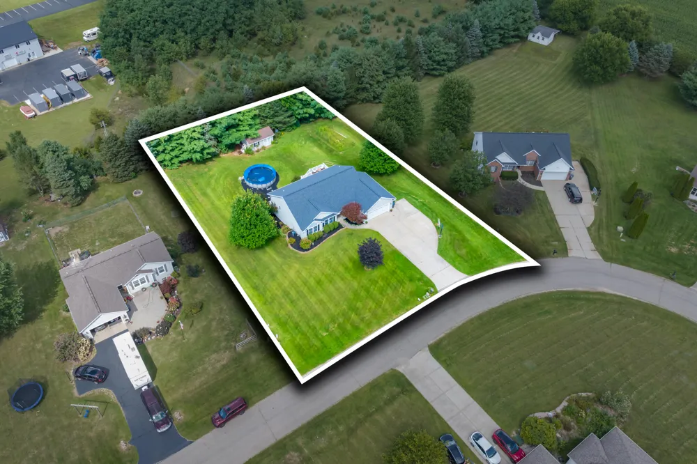 53015 Meadow View Lane Paw Paw, MI 49079