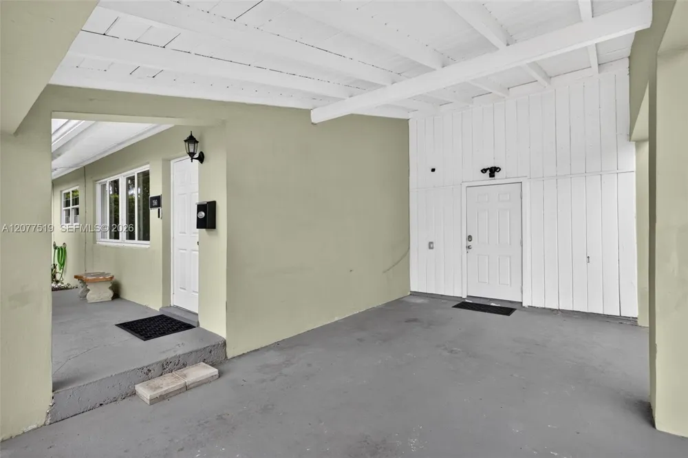 2061 SW 38th Ave Fort Lauderdale, FL 33312