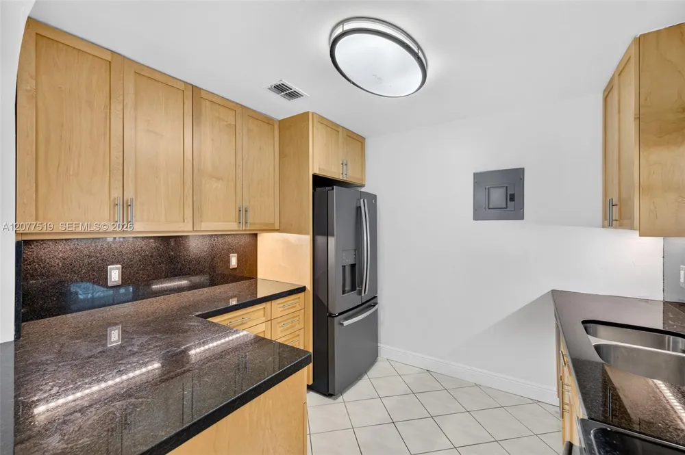 2061 SW 38th Ave Fort Lauderdale, FL 33312