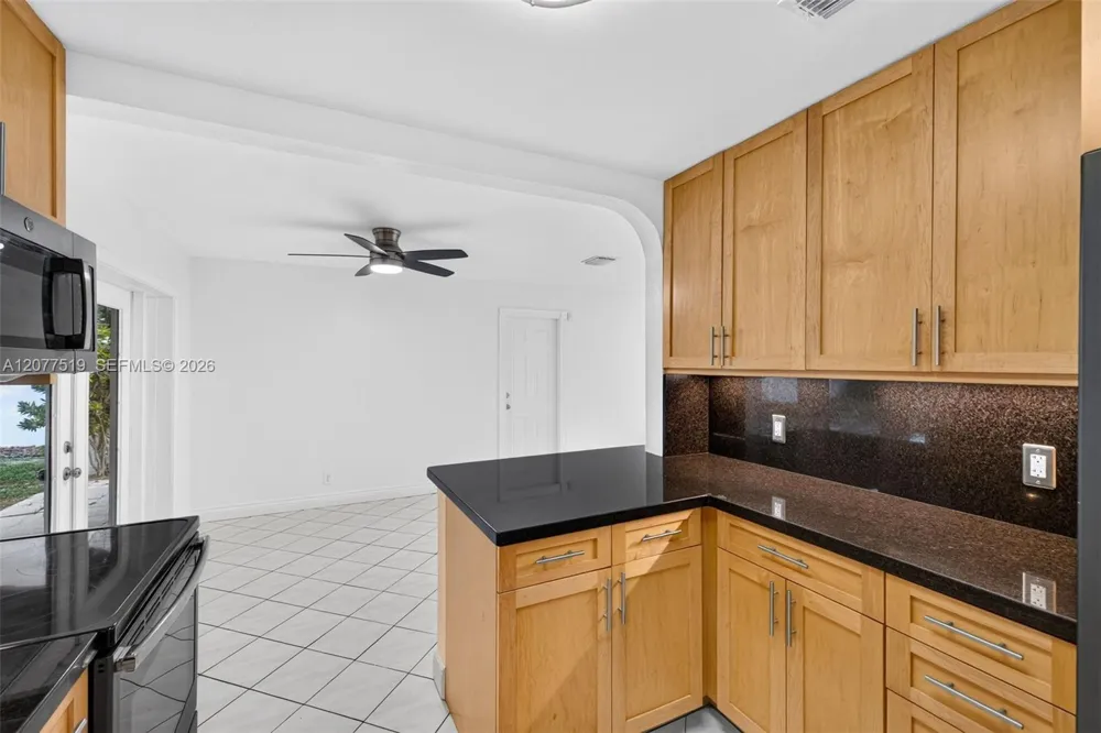 2061 SW 38th Ave Fort Lauderdale, FL 33312