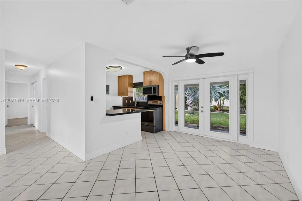 2061 SW 38th Ave Fort Lauderdale, FL 33312