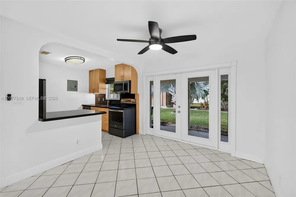 2061 SW 38th Ave Fort Lauderdale, FL 33312