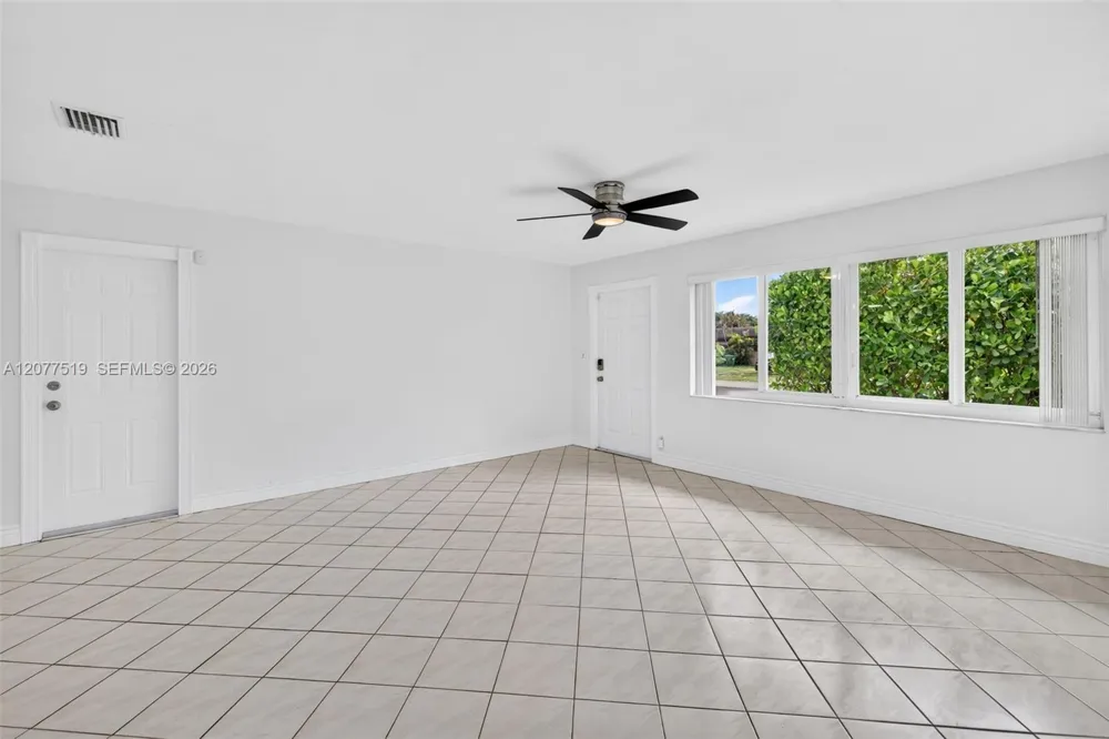 2061 SW 38th Ave Fort Lauderdale, FL 33312
