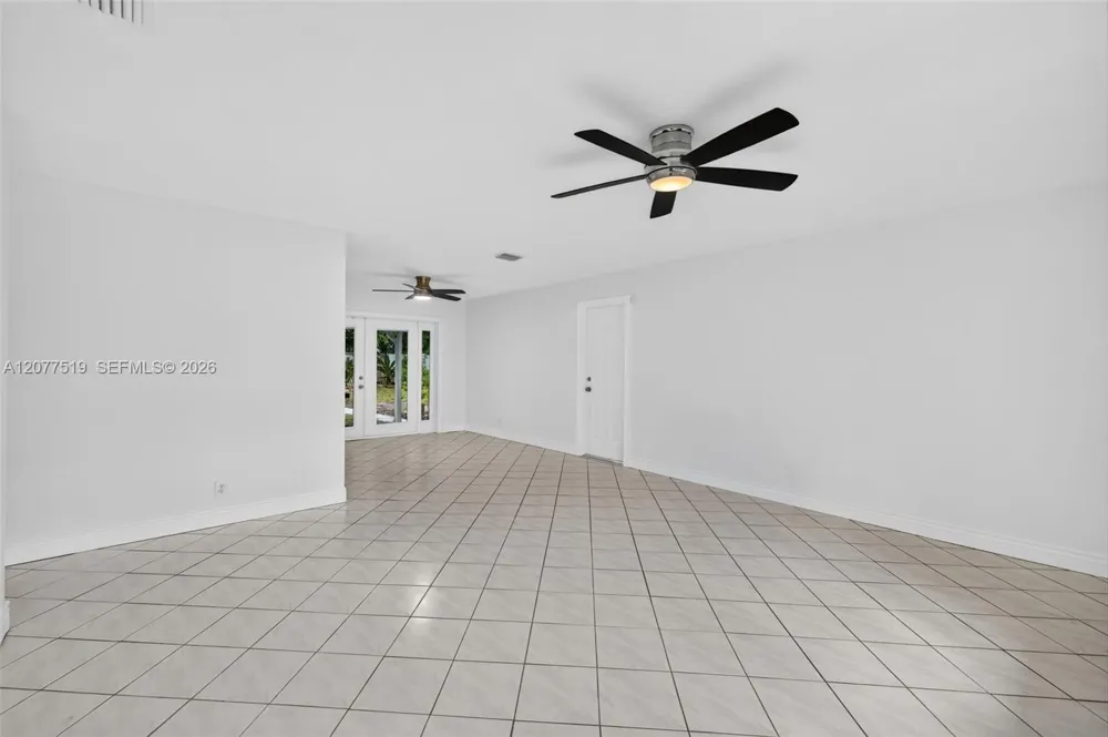 2061 SW 38th Ave Fort Lauderdale, FL 33312