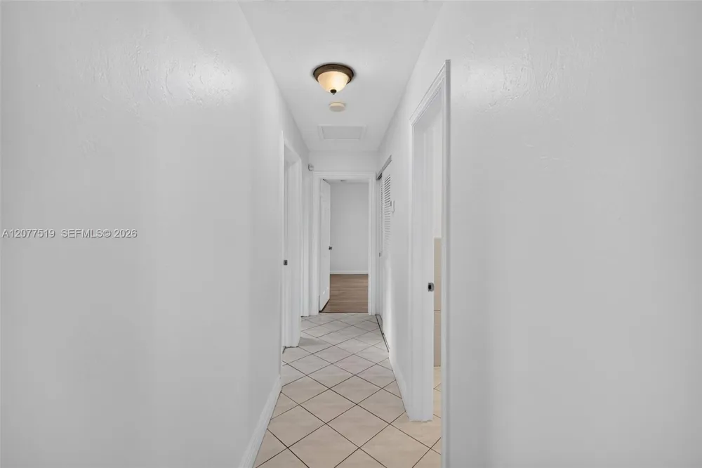 2061 SW 38th Ave Fort Lauderdale, FL 33312