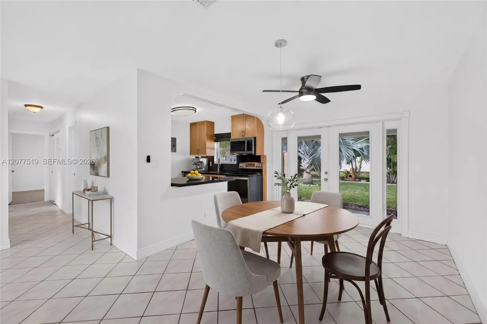 2061 SW 38th Ave Fort Lauderdale, FL 33312