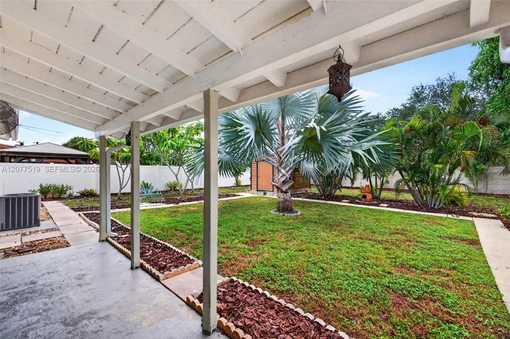 2061 SW 38th Ave Fort Lauderdale, FL 33312