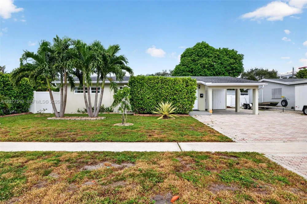 2061 SW 38th Ave Fort Lauderdale, FL 33312