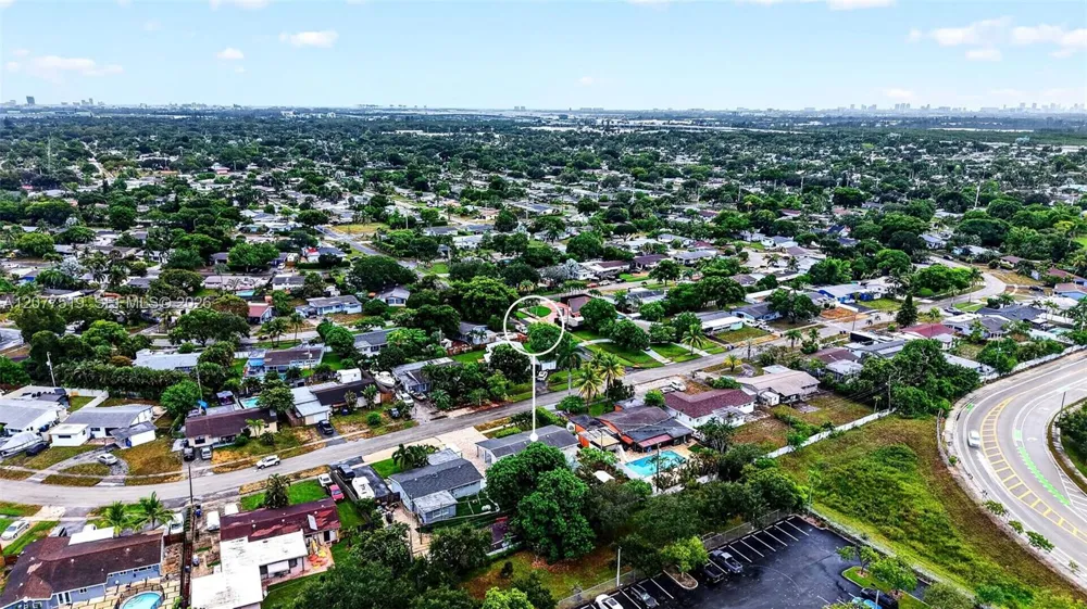 2061 SW 38th Ave Fort Lauderdale, FL 33312
