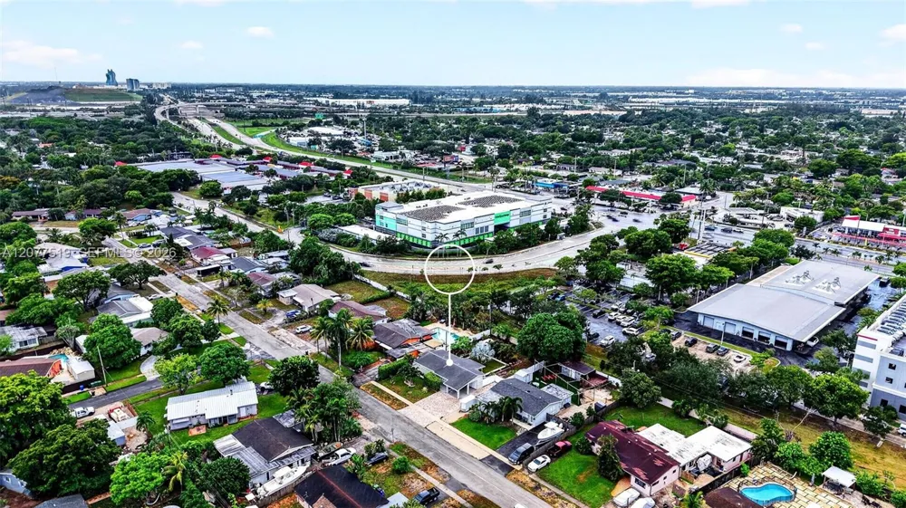 2061 SW 38th Ave Fort Lauderdale, FL 33312