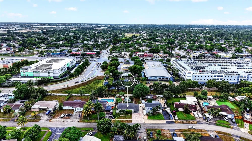 2061 SW 38th Ave Fort Lauderdale, FL 33312