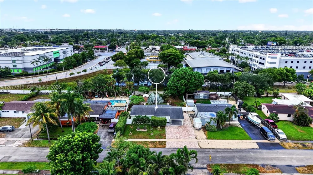 2061 SW 38th Ave Fort Lauderdale, FL 33312