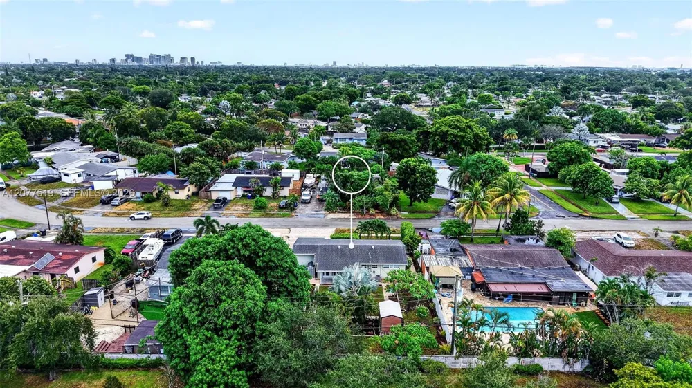 2061 SW 38th Ave Fort Lauderdale, FL 33312