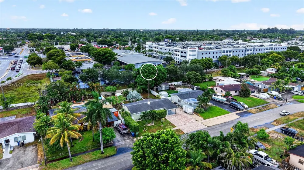 2061 SW 38th Ave Fort Lauderdale, FL 33312