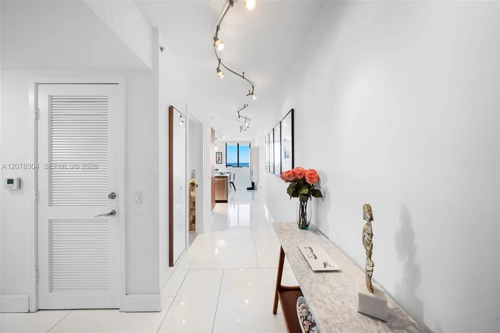 5875 Collins Ave #1001 Miami Beach, FL 33140