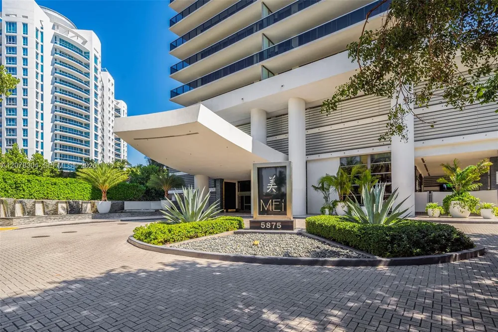 5875 Collins Ave #1001 Miami Beach, FL 33140
