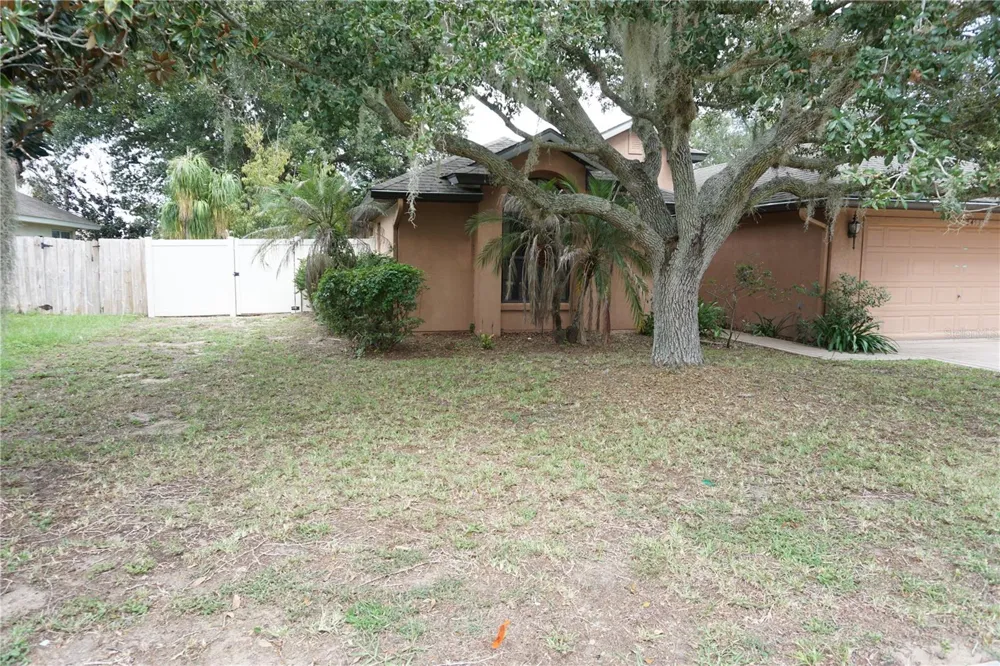 4531 TREASURE CAY ROAD Tavares, FL 32778