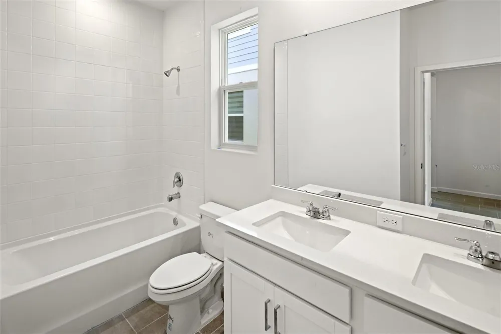 141 GREENHOUSE GROVE STREET Groveland, FL 34736