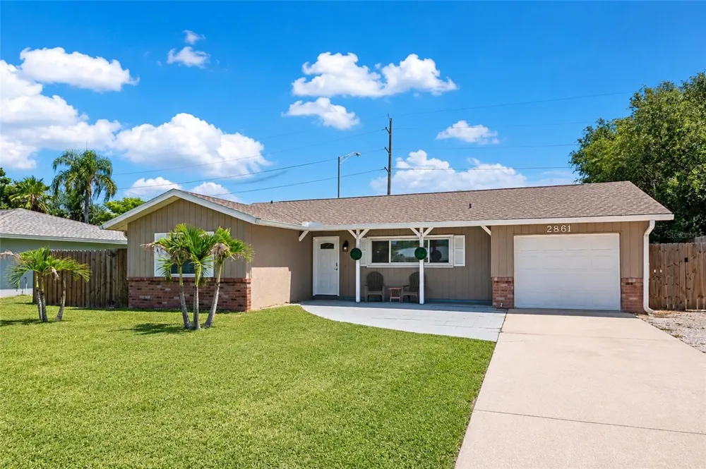 2861 INDIANWOOD DRIVE Sarasota, FL 34232
